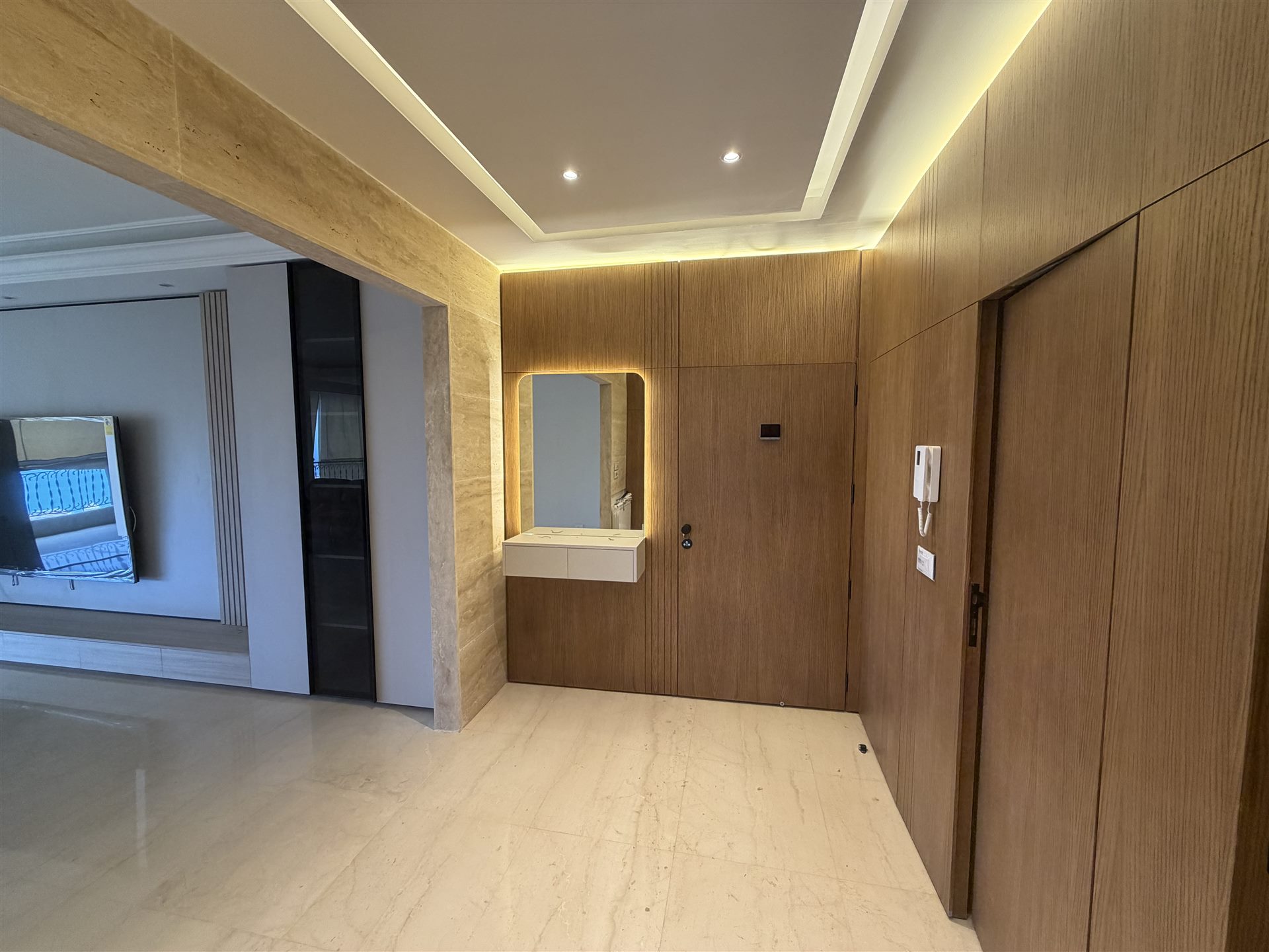 Ref (AM66.A.474)

A decorated furnished 245 m2 apartment having an open mountain/sea view for sale in Sahel aalma

This property consists of the below:

-Floor: third floor 
-Surface area : 245 sqm
-Price:  290.000 $
- Bedrooms: 3( 1 master)
- Bathrooms: 4
- Living rooms: 1
- Sitting rooms: 1
- Dining rooms: 1
   • Kitchen : 1
- Parking spots: 2 ( 1 coverd)

- Features : 
- ⁠* Mountain View
*Panoramic Sea view
*Close To All Amenities 
*Luxury Building 
*Prime Location
*Calm Area
*Double Wall
*Double Glass
*AC 
*Heating systems 
*Videophone 
*Common Pool
*Common basketball court 
*Storage room 
*Electric shutters

Brokerage fees: 2.5 % in case of selling / 1 month rental value in case of rent. 

For more info, kindly contact us on 71 66 55 71 / 71 788 178 or message us on WhatsApp with your full name and the reference number of the property and we will contact you the soonest.

I SOLD is a member of the Real Estate Syndicate of Lebanon (REAL)

I SOLD (Lebanon), Zalka Highway, Zalka 690 Bld. 6th Floor

شقة مفروشة ومجهزة بديكورات مميزة للبيع في 